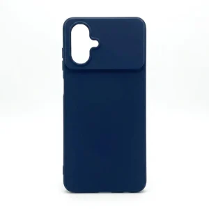 Funda protectora de silicona flexible compatible con Samsung S26 Edge de la tienda Mercachip, con visor protector sobreelevado para el módulo de cámaras traseras, mostrada en sus versiones transparente, rosa pastel, azul marino y negro mate.